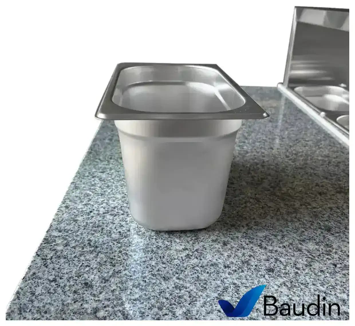 Bajo Mostrador Refrigerado con Topinera de acero inoxidable 90 cm ancho 2 puertas comercial 3 cubas con frio marca Kuma PS900