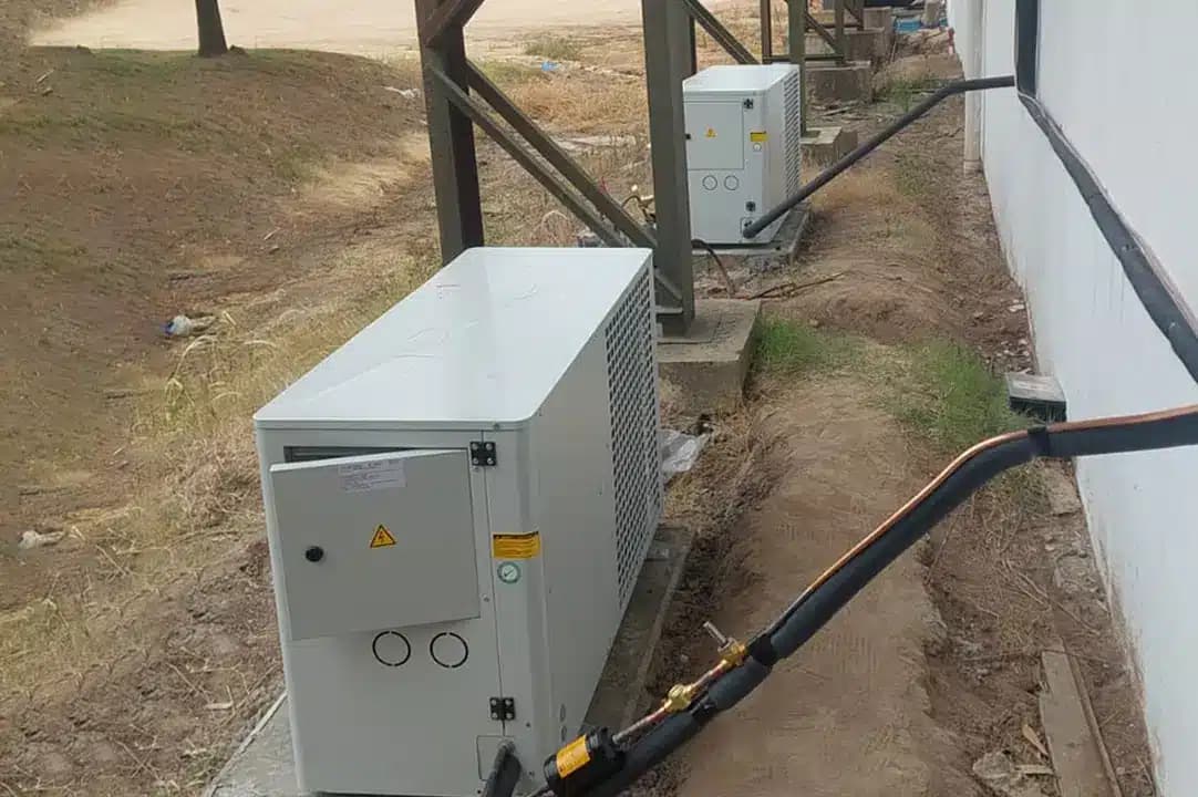 Equipos de potencia y motores de cámara frigorífica instalados en exterior